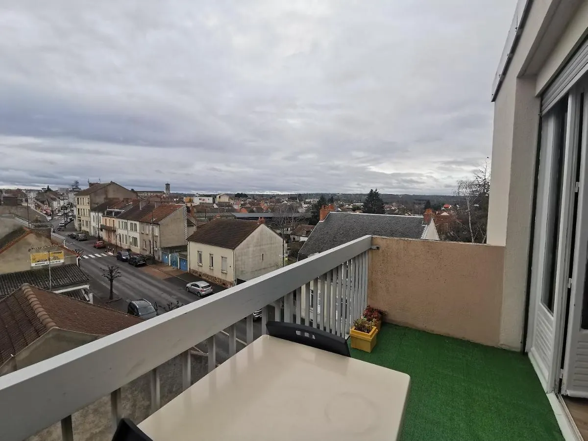 Appartement, Charmant Type F1 37M2 Vue Degagee, Commentry Apartment